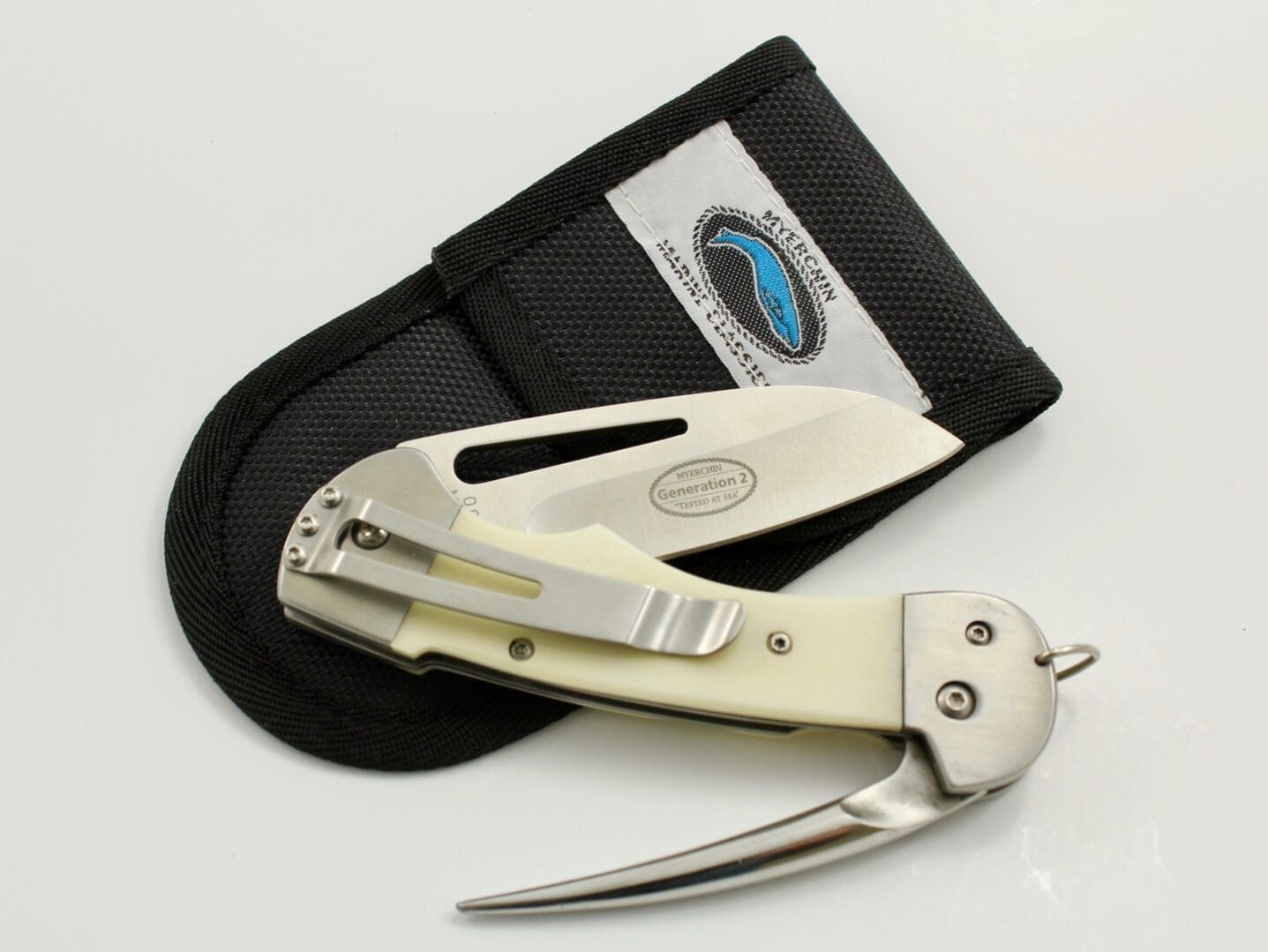 Stainless steel pocket knife and pouch